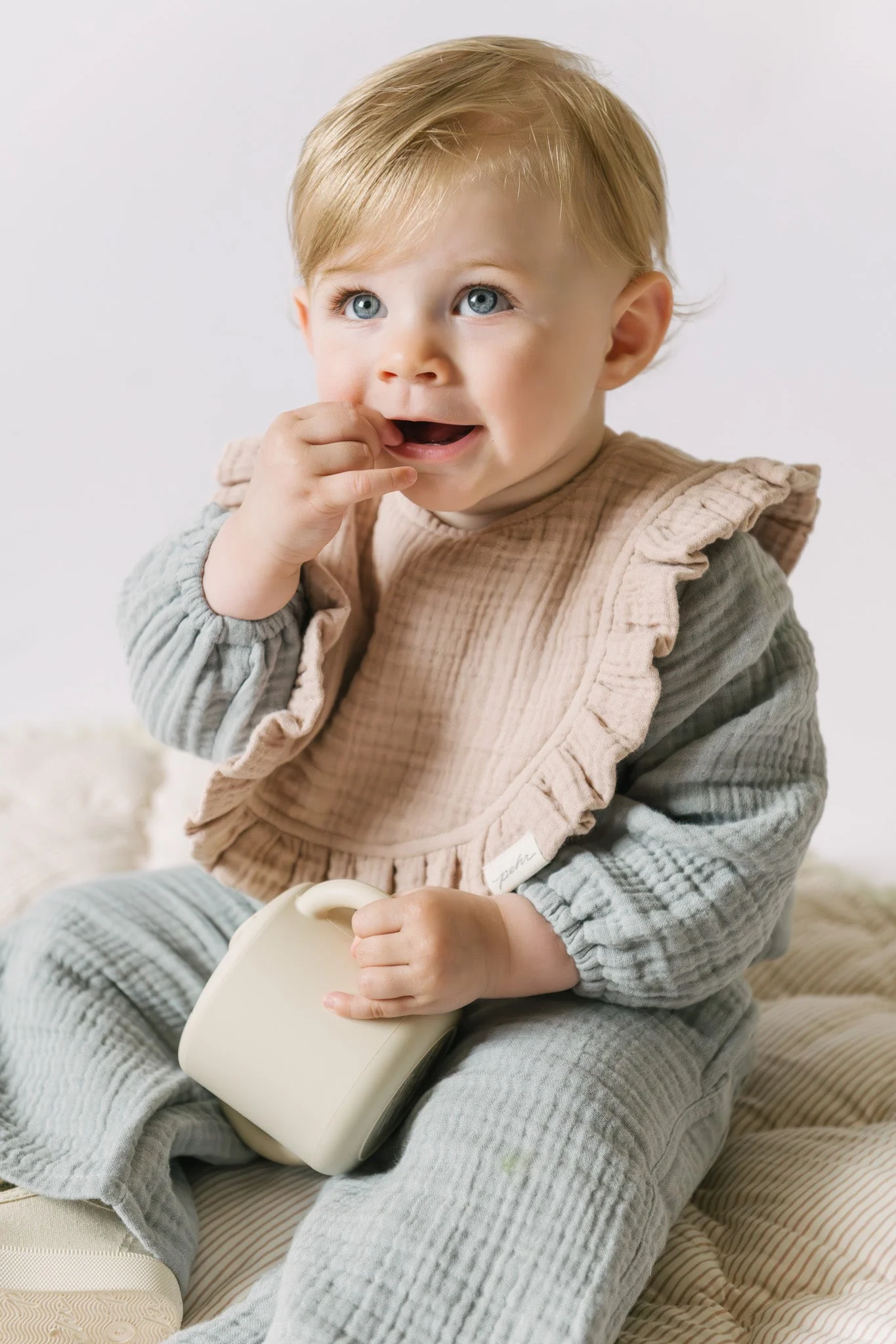 Muslin Ruffle Bib Set of 2 - Fawn & Sienna - Image 3