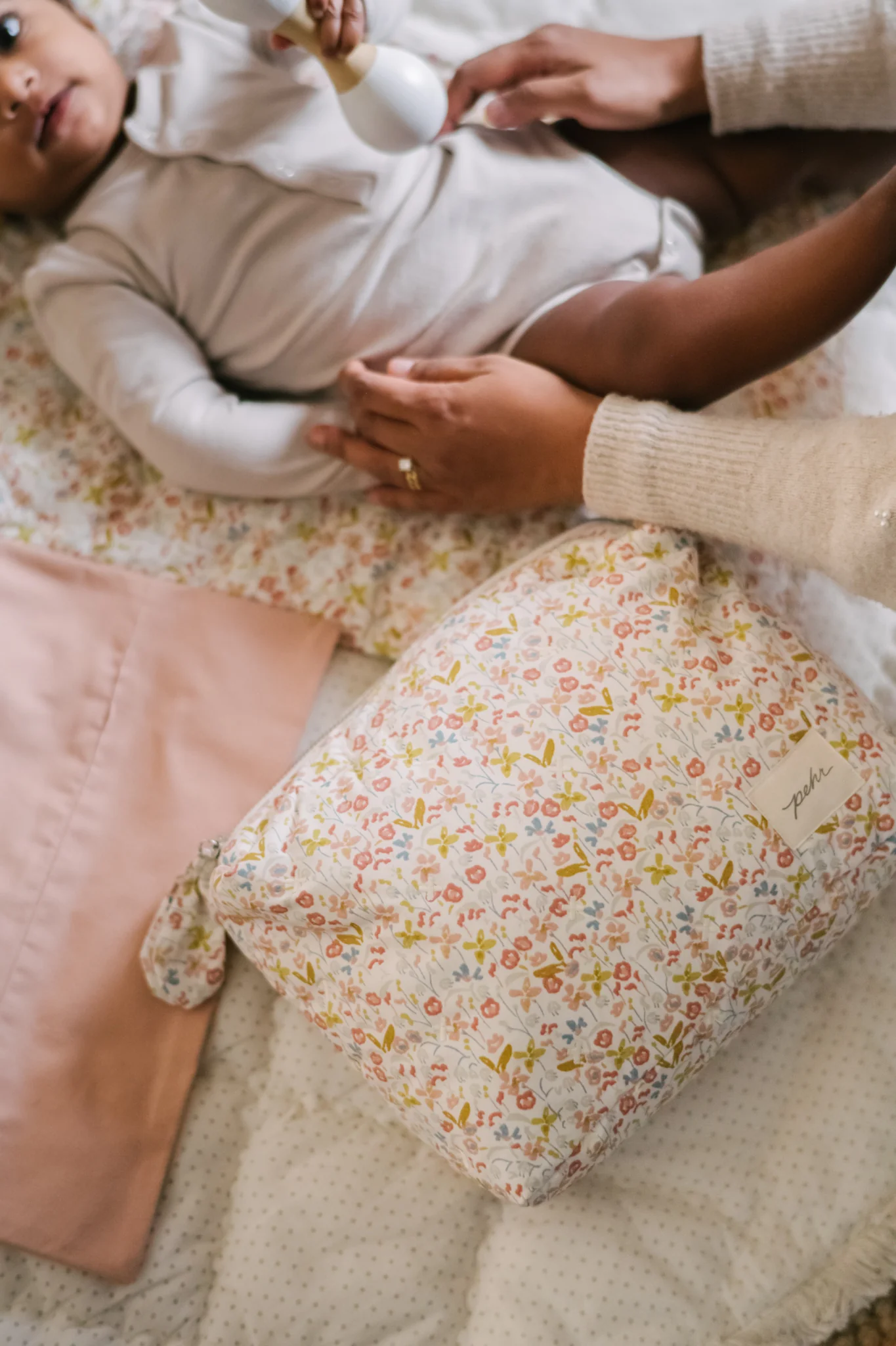 On The Go Portable Changing Pad - Floret - Image 5