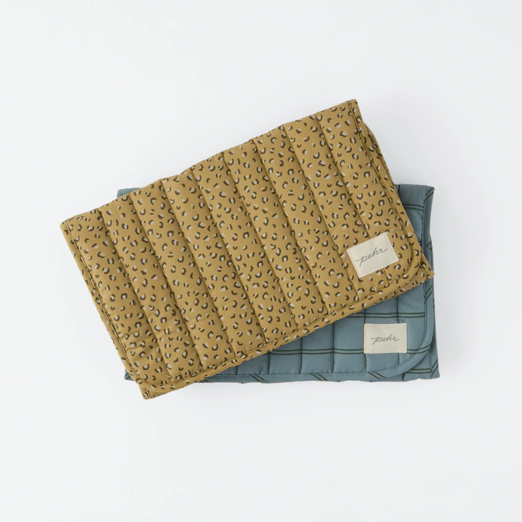 On The Go Portable Changing Pad - Spotted - Image 3