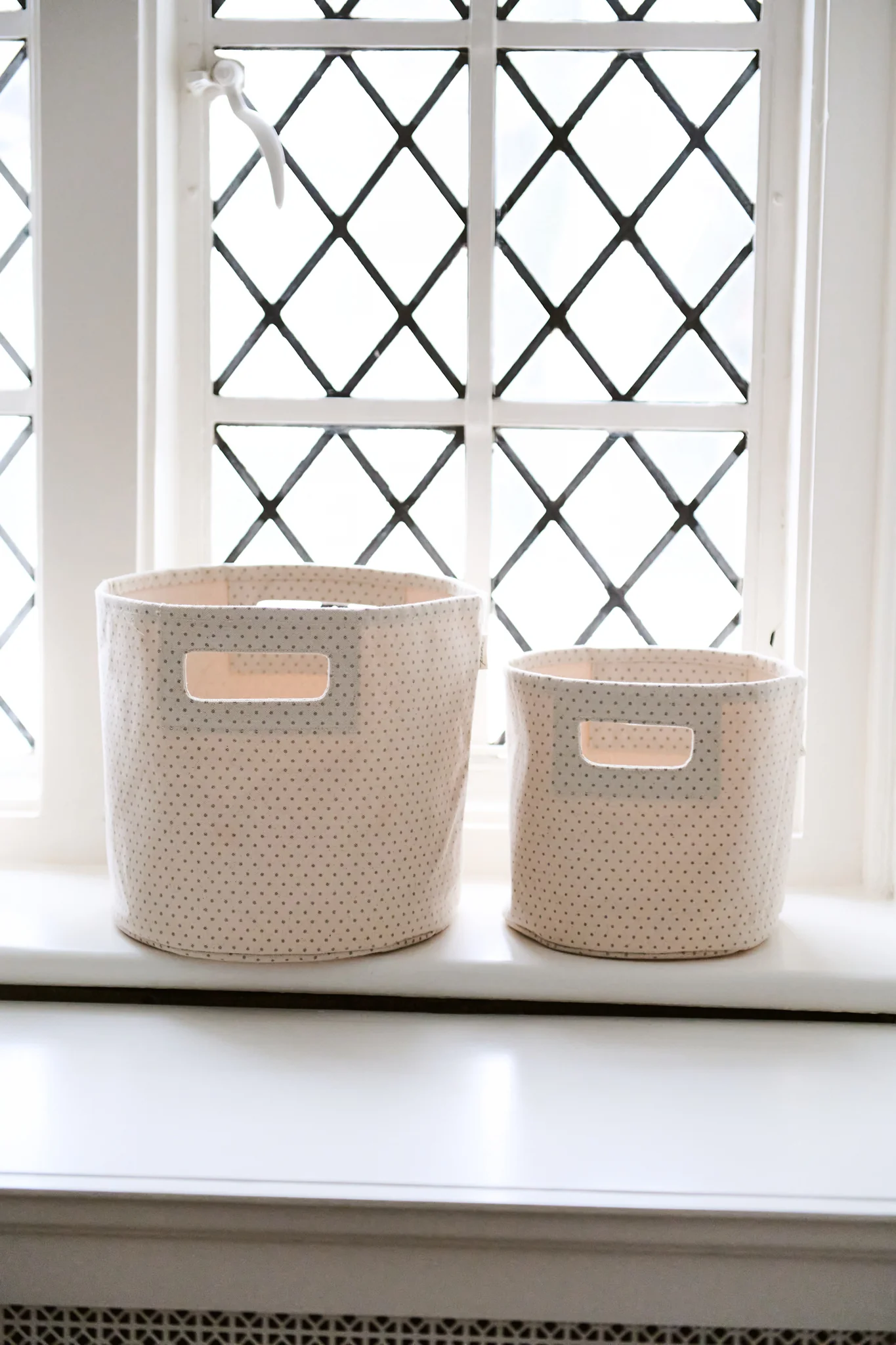 Printed Basket Pint - Pin Dot Pebble - Image 7